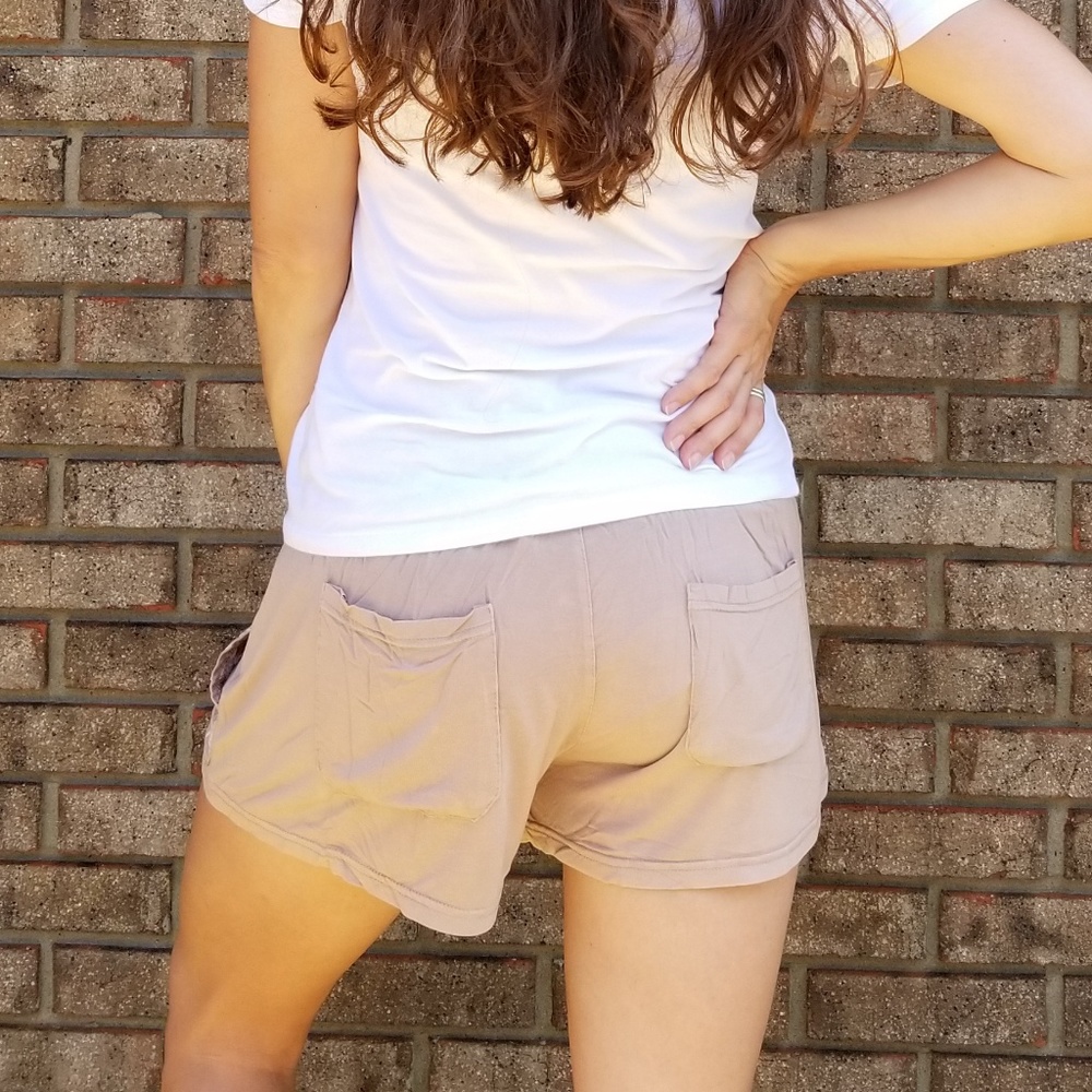 1 Left! Beachy Embroidered Shorts - Picture 5 of 6
